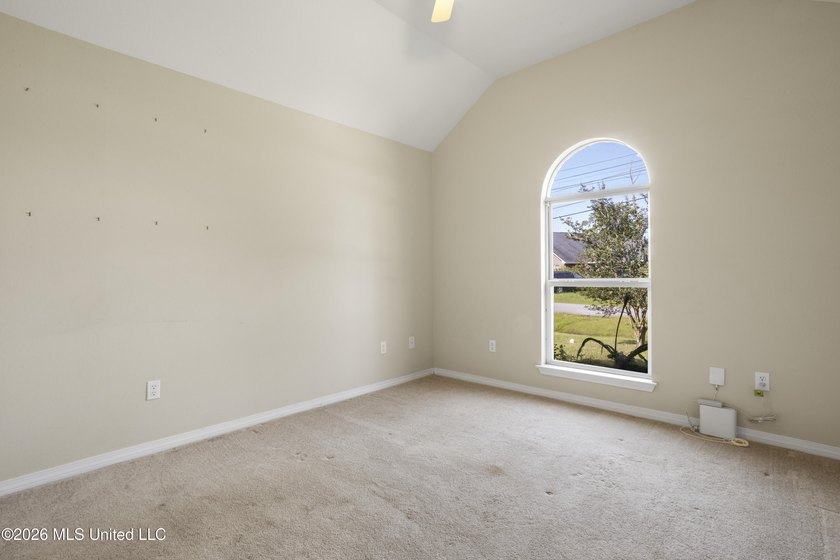 Welcome to this beautiful 4 - bedroom, 2 bath home located in - photo 20