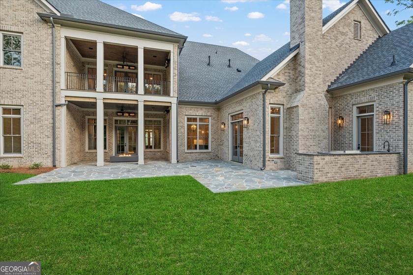 SOPHISTICATED ELEGANCE THROUGHOUT THIS STUNNING NEW CUSTOM - photo 25
