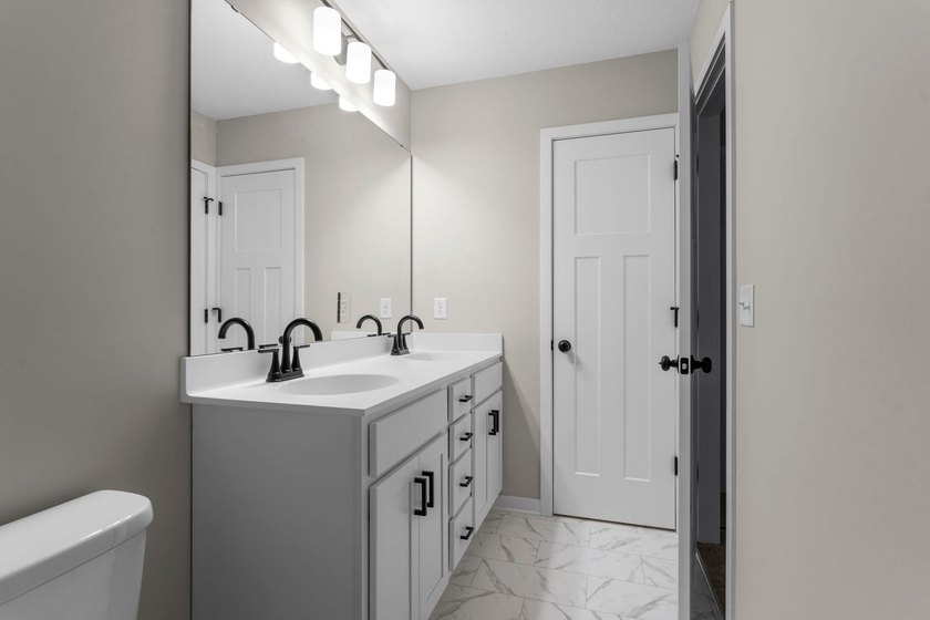 Buyer can make the interior and exterior selections. This brand - photo 25