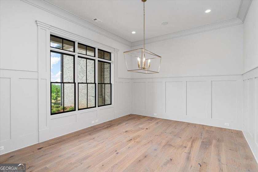 SOPHISTICATED ELEGANCE THROUGHOUT THIS STUNNING NEW CUSTOM - photo 36