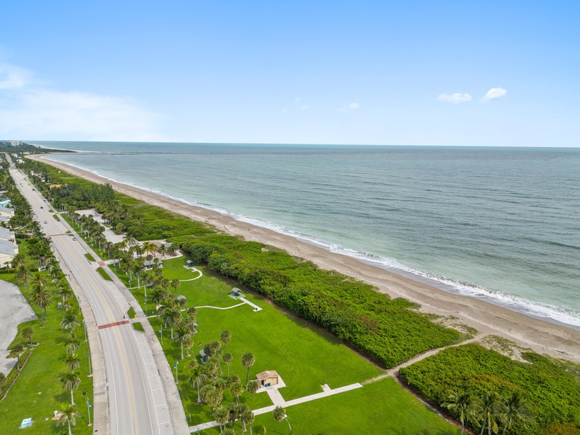 Just a 7 minute walk to the beach &amp; 1.2 miles to Jaycee Park - photo 37