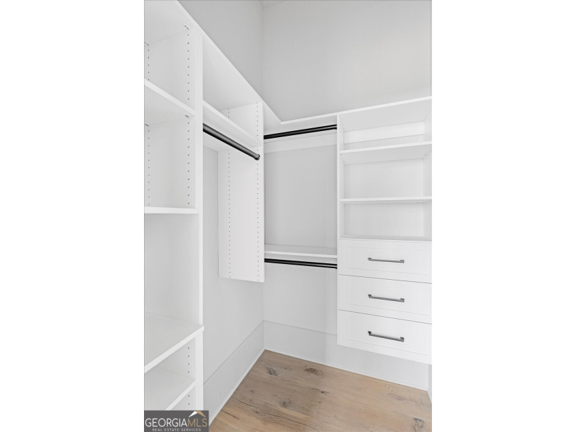 SOPHISTICATED ELEGANCE THROUGHOUT THIS STUNNING NEW CUSTOM - photo 42
