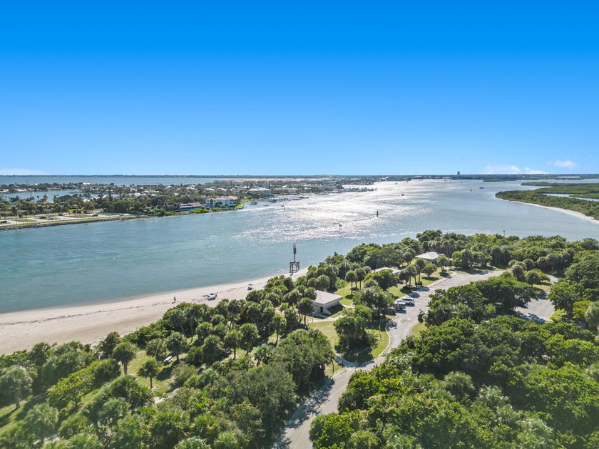 Just a 7 minute walk to the beach &amp; 1.2 miles to Jaycee Park - photo 46