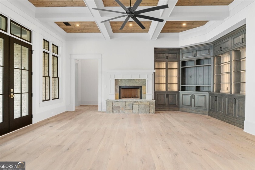 SOPHISTICATED ELEGANCE THROUGHOUT THIS STUNNING NEW CUSTOM - photo 47