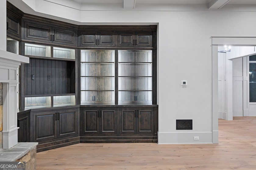 SOPHISTICATED ELEGANCE THROUGHOUT THIS STUNNING NEW CUSTOM - photo 53