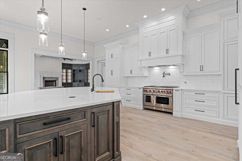 SOPHISTICATED ELEGANCE THROUGHOUT THIS STUNNING NEW CUSTOM - photo 56