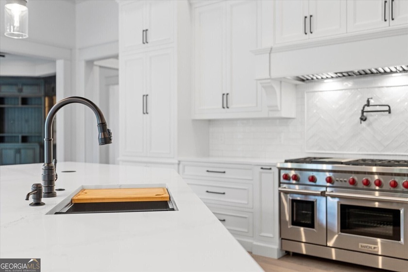 SOPHISTICATED ELEGANCE THROUGHOUT THIS STUNNING NEW CUSTOM - photo 57