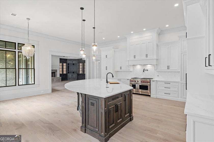 SOPHISTICATED ELEGANCE THROUGHOUT THIS STUNNING NEW CUSTOM - photo 60