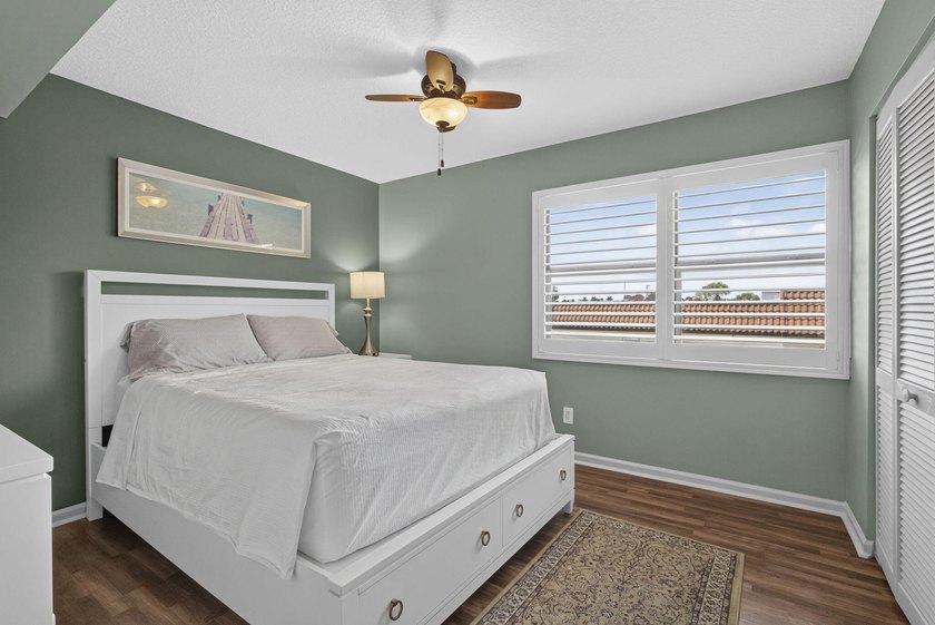 ACCEPTING BACK-UP OFFERS. Take Elevator t0 TOP FLOOR 2BR/2BA - photo 5