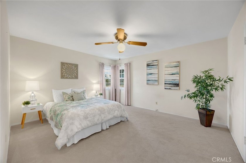BEAUTIFUL, SINGLE-STORY home on a 14,250 sq ft lot! This house - photo 13