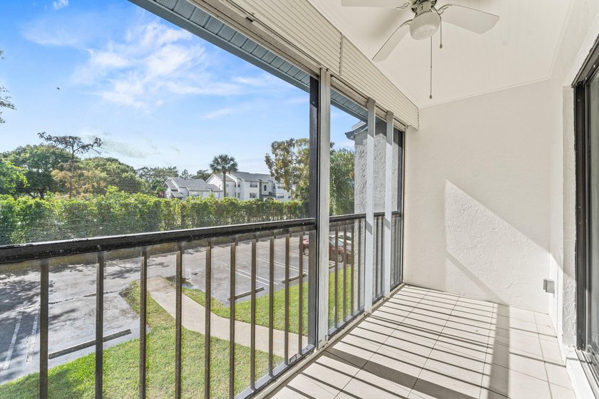 You are going to fall in love with this stunning 2 bedroom, 2 - photo 4