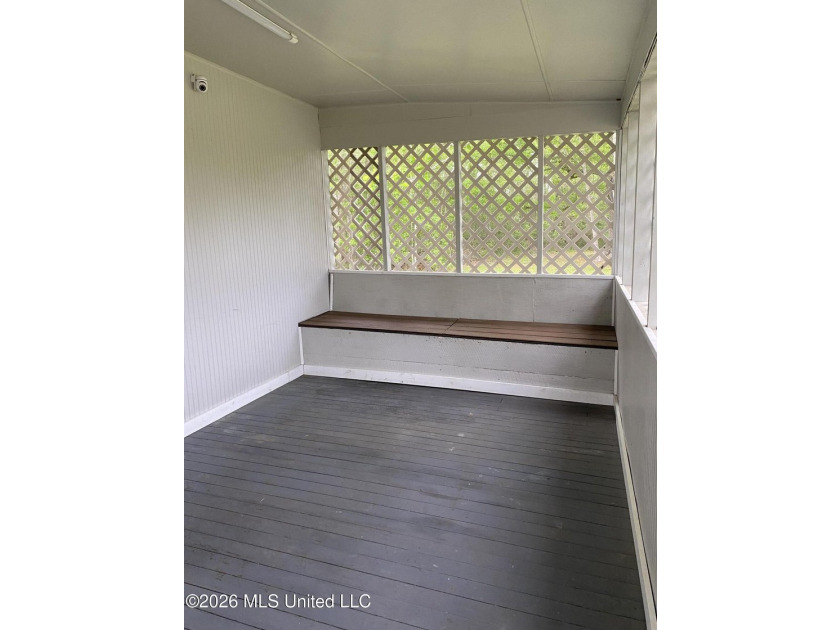 Great first time home buyer! This 3 BR 1 bath , Has a large - photo 15