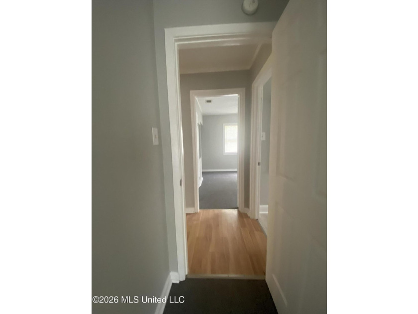 Great first time home buyer! This 3 BR 1 bath , Has a large - photo 23