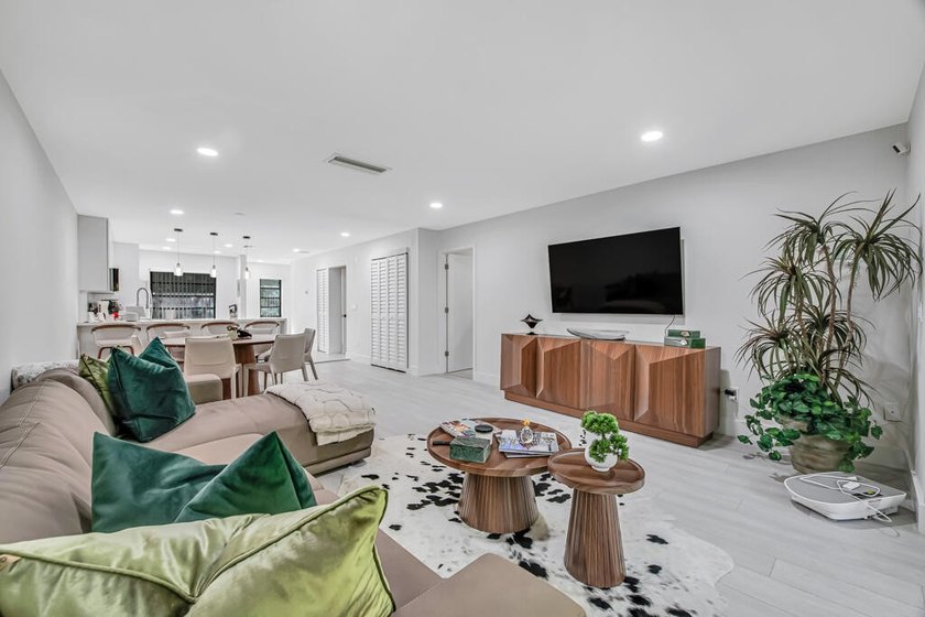 Prepare to be impressed! No detail overlooked, This spectacular - photo 7
