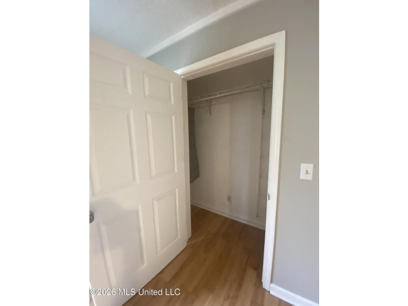Great first time home buyer! This 3 BR 1 bath , Has a large - photo 31