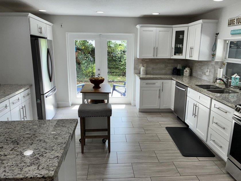 Experience Florida living in this beautifully updated - photo 3