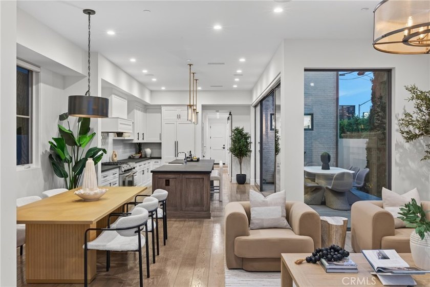 Welcome home to 408 Poinsettia . . . both home and sanctuary - photo 5