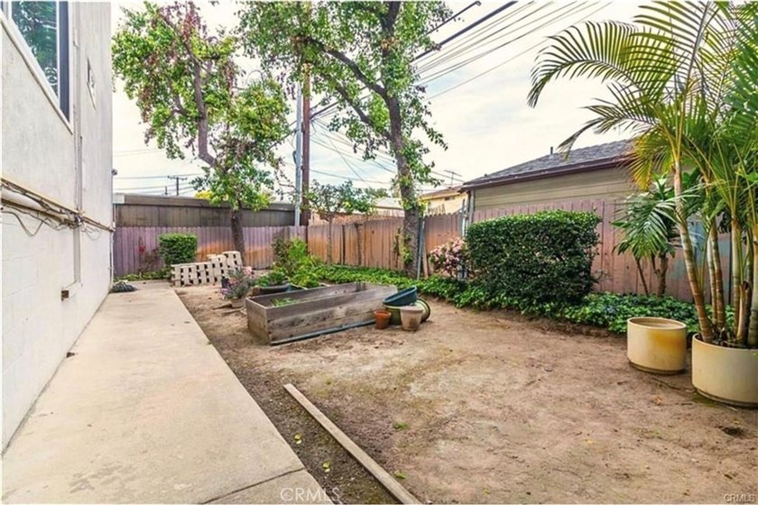 Ideally situated in a highly sought-after neighborhood just - photo 15
