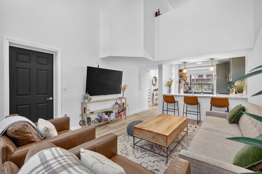 RARELY AVAILABLE and beautifully updated, 3- bed, 2- bath - photo 8