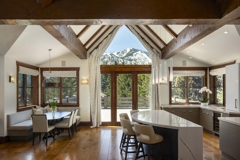 Location, Location, Location. ''Knob Hill Masterpiece'' High on - photo 12