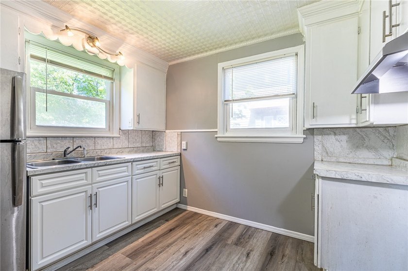 Another Rockin Rochester property; Welcome to 256 Avenue D! This - photo 18