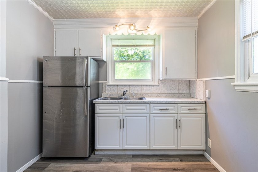 Another Rockin Rochester property; Welcome to 256 Avenue D! This - photo 19