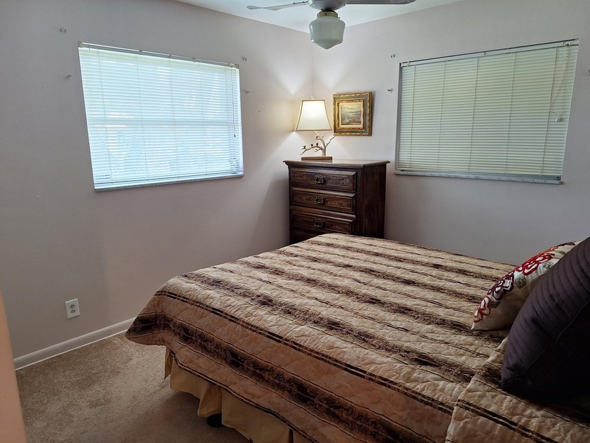 Welcome to this charming and beautifully maintained 3-bedroom - photo 25