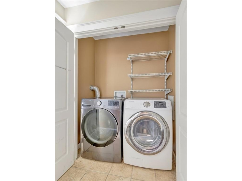 Beautiful condo in Tiverton, close to Fall River shopping &amp; - photo 21