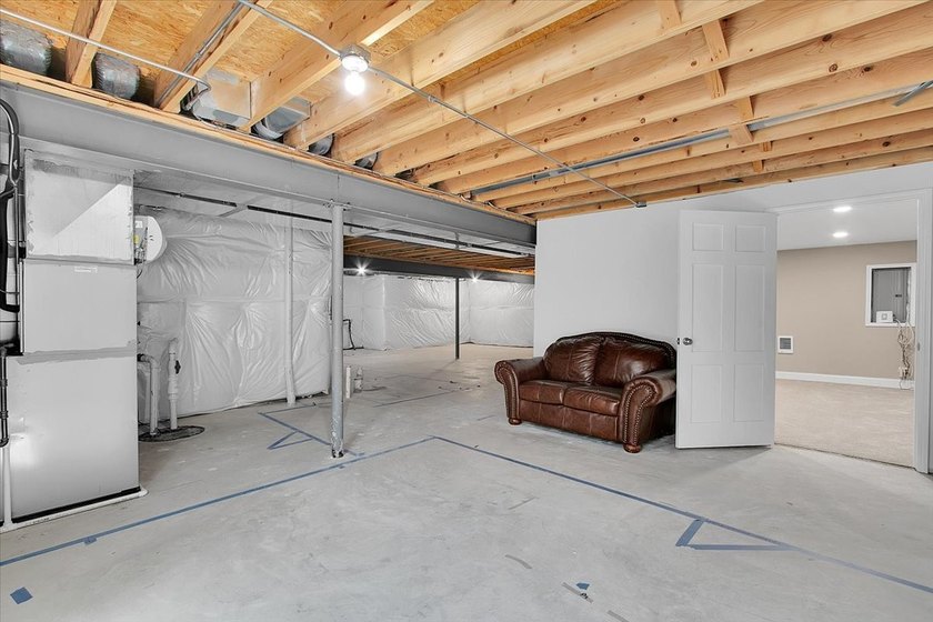 Stunning custom DJK Homes *Alpine* floor plan nestled in the - photo 31