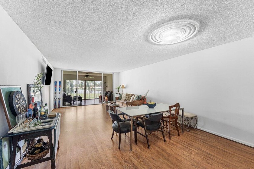 Top floor corner unit with panoramic views of the golf course - photo 10