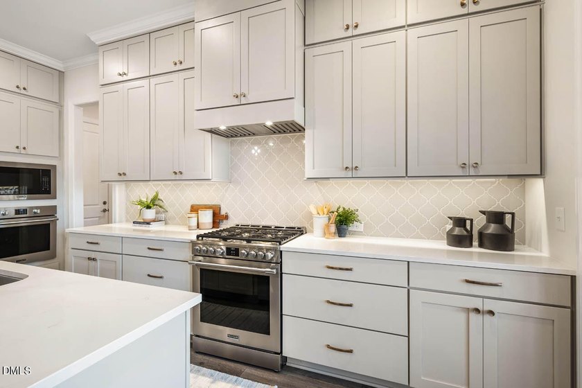 MOVE-IN READY! This beautifully designed executive townhome is - photo 19