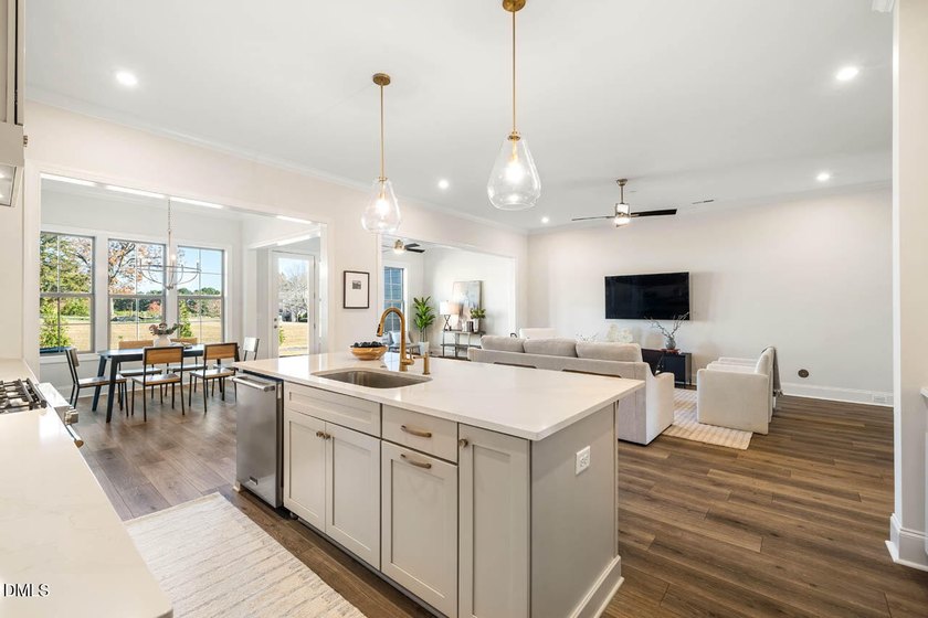MOVE-IN READY! This beautifully designed executive townhome is - photo 20