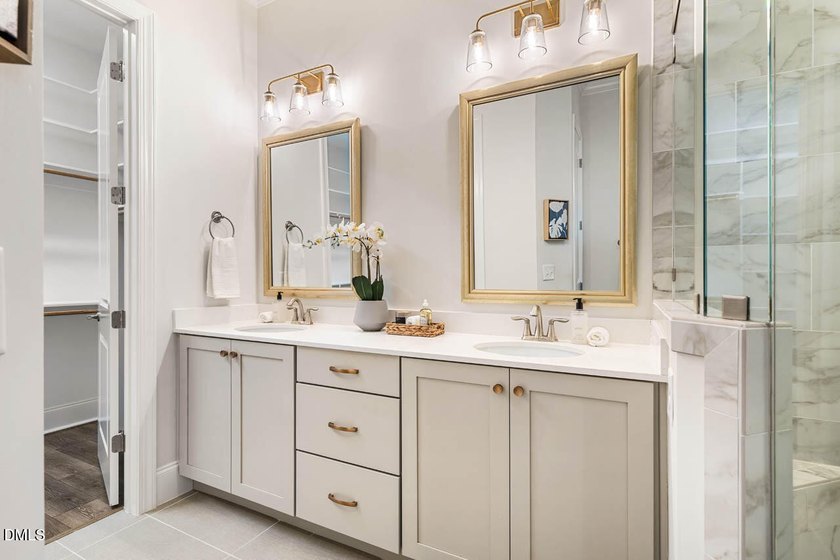 MOVE-IN READY! This beautifully designed executive townhome is - photo 26
