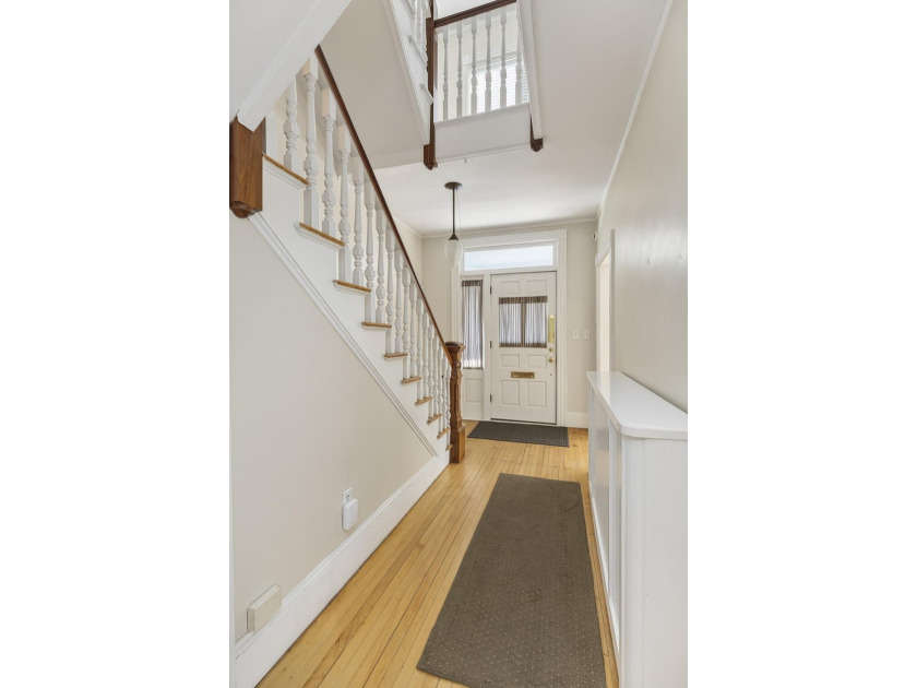 This beautifully maintained West End Victorian features - photo 33