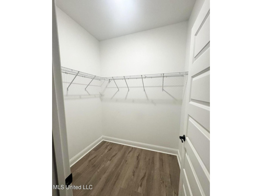 Like-new and fully move-in ready. Located on a large corner lot - photo 10
