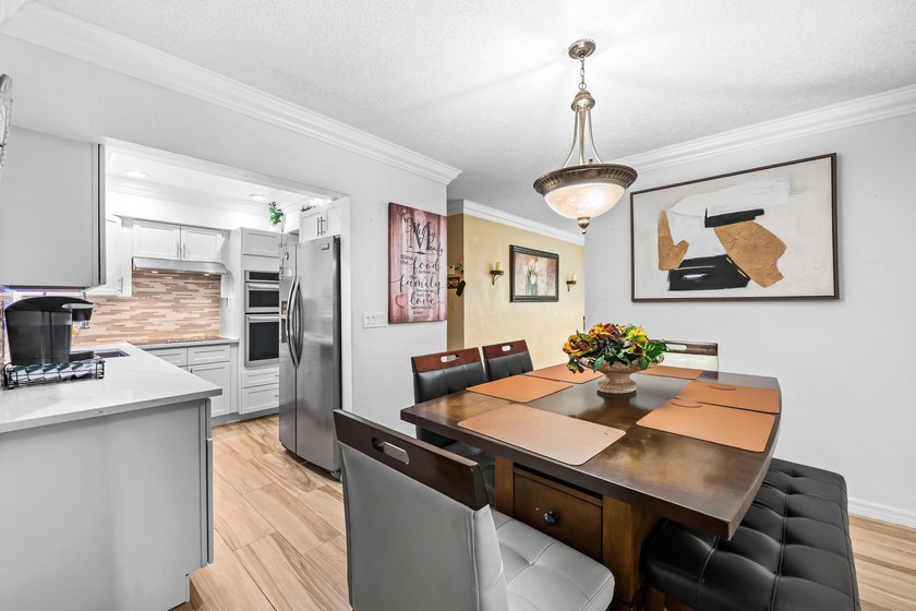 Beautifully maintained 3-bedroom, 2-bathroom one-story home - photo 5