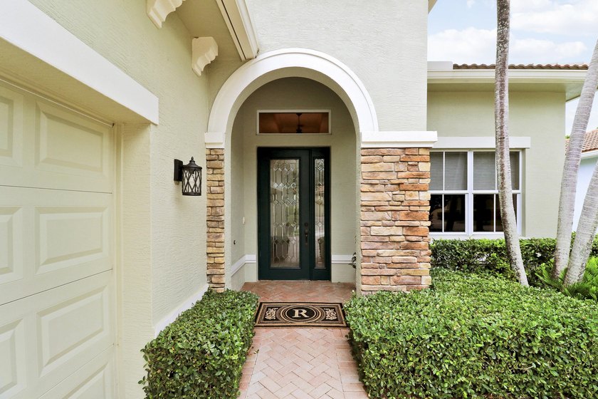 PRIVACY &amp; GOLF VIEWS! This 3BR/2.5BA/2CG 'Alessa' floor plan is - photo 6