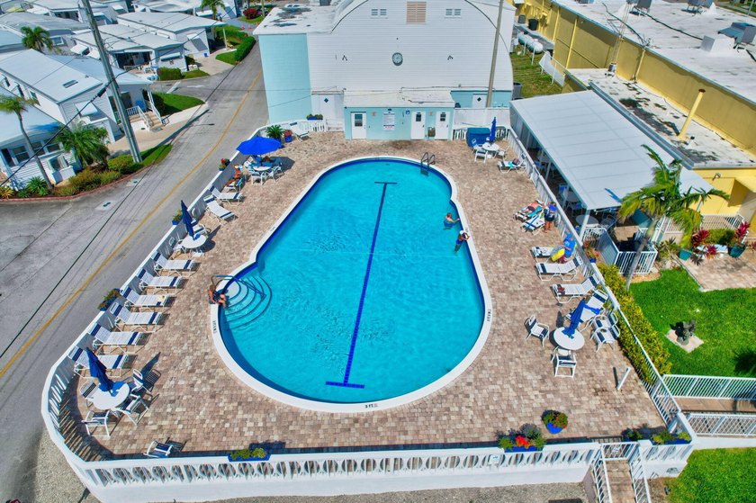 Great location, steps to the ocean...clean and cozy with new - photo 15