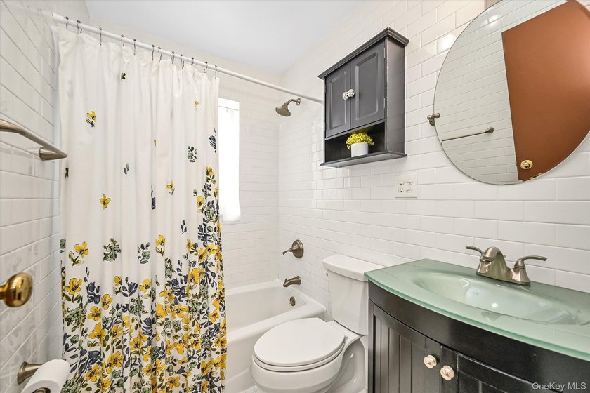 Bright, Sun-Filled Semi-Detached Colonial in Prime Northwest - photo 16