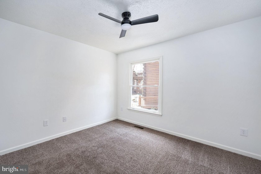 Welcome to your lakefront dream home in the highly sought-after - photo 36