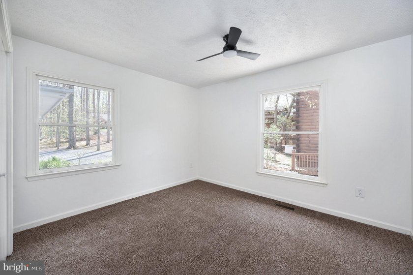 Welcome to your lakefront dream home in the highly sought-after - photo 37