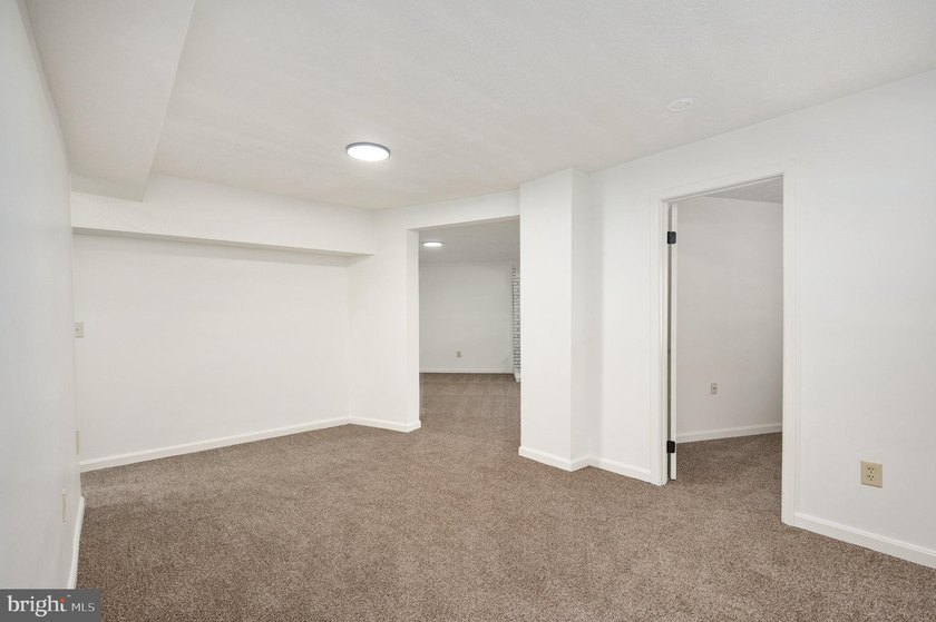 Welcome to your lakefront dream home in the highly sought-after - photo 43