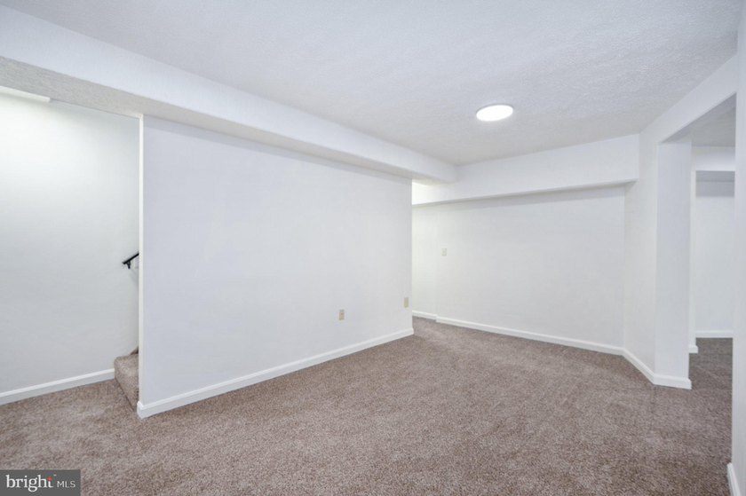 Welcome to your lakefront dream home in the highly sought-after - photo 44