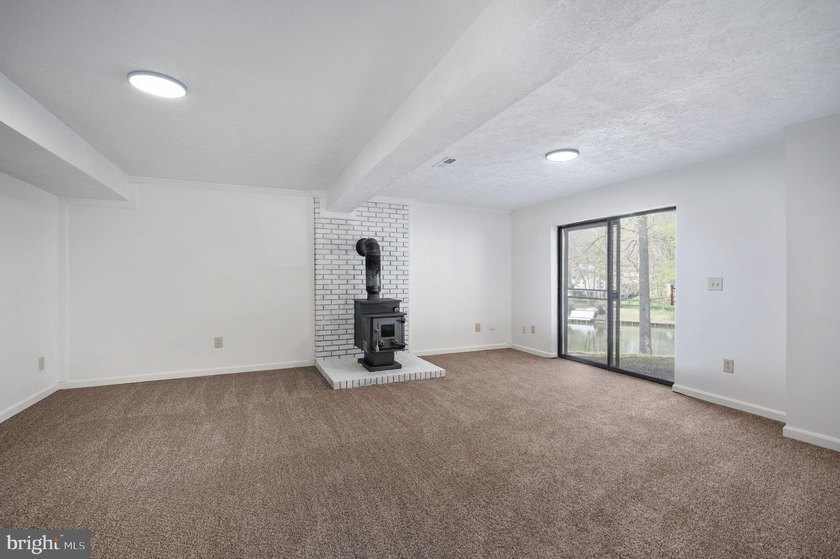 Welcome to your lakefront dream home in the highly sought-after - photo 48