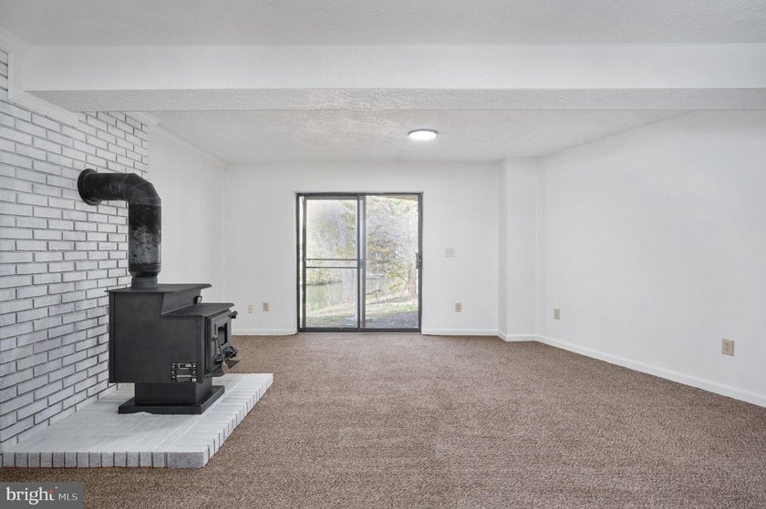 Welcome to your lakefront dream home in the highly sought-after - photo 50