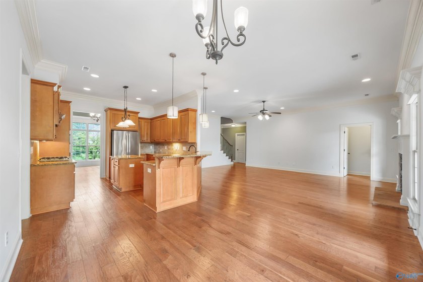 Lake-view ranch featuring 4 bedrooms, 4 full baths, a spacious - photo 11