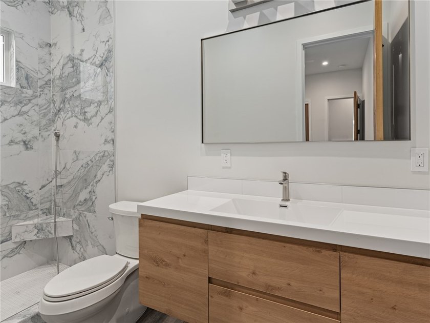 Stunning new-build house in a fantastic El Segundo location! - photo 13