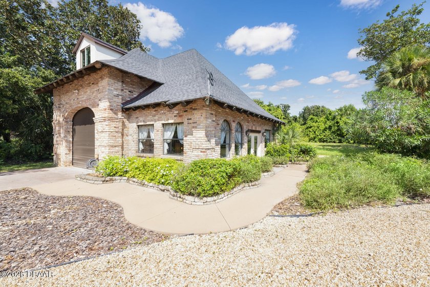 SPECTACULAR RIVERFRONT PRIVATE RESORT LIVING Welcome to an - photo 14