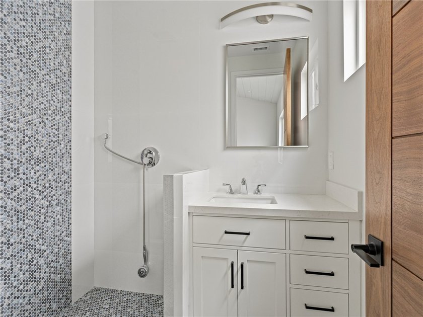 Stunning new-build house in a fantastic El Segundo location! - photo 25