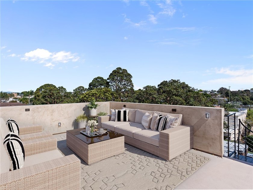 Stunning new-build house in a fantastic El Segundo location! - photo 27